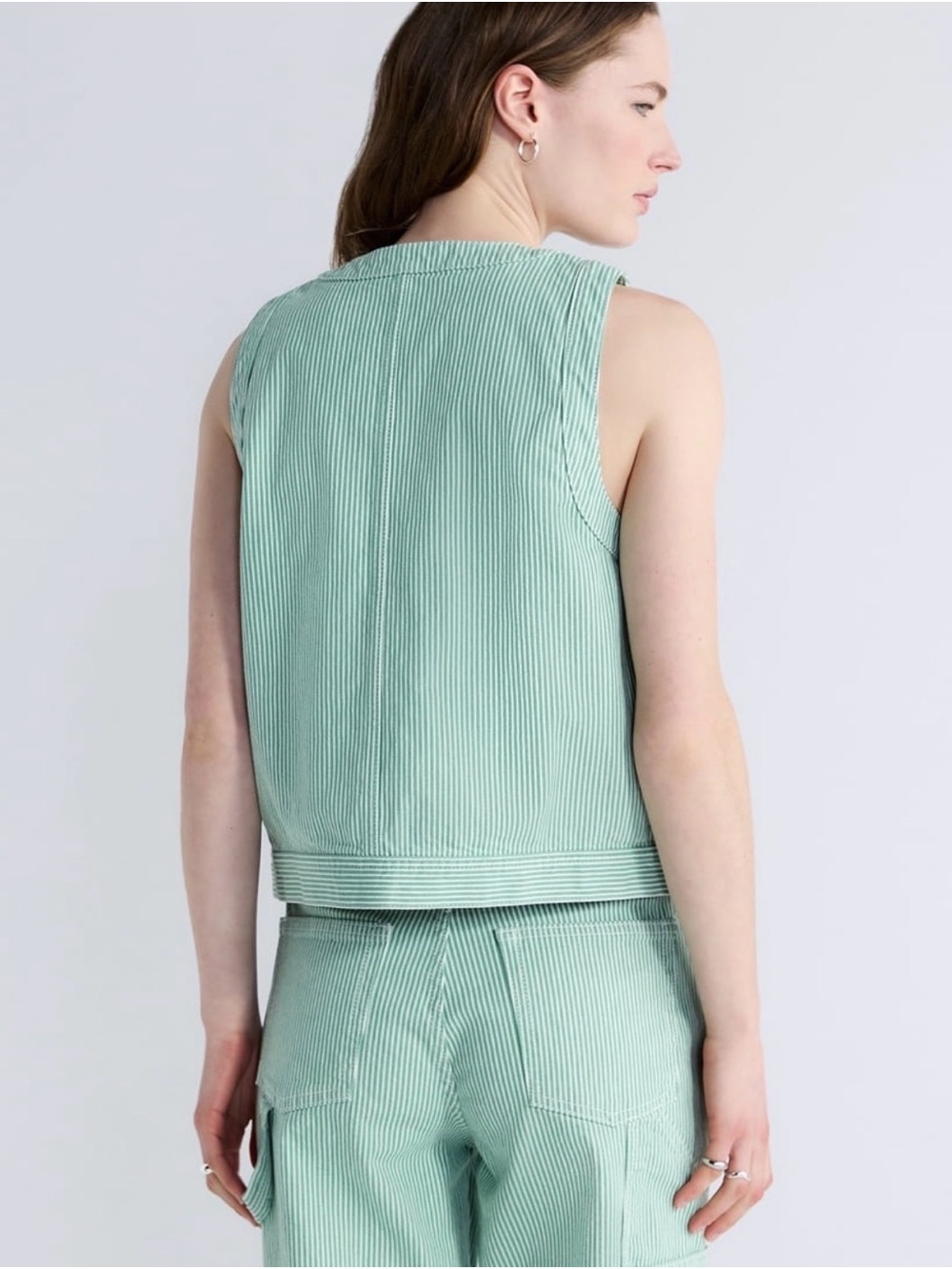 Free Assembly Women's and Women's Plus Button Front Sleeveless Denim Top - Picture 2 of 6